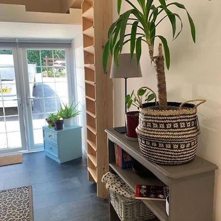 The Garage Getaway Appartement Glastonbury Buitenkant foto